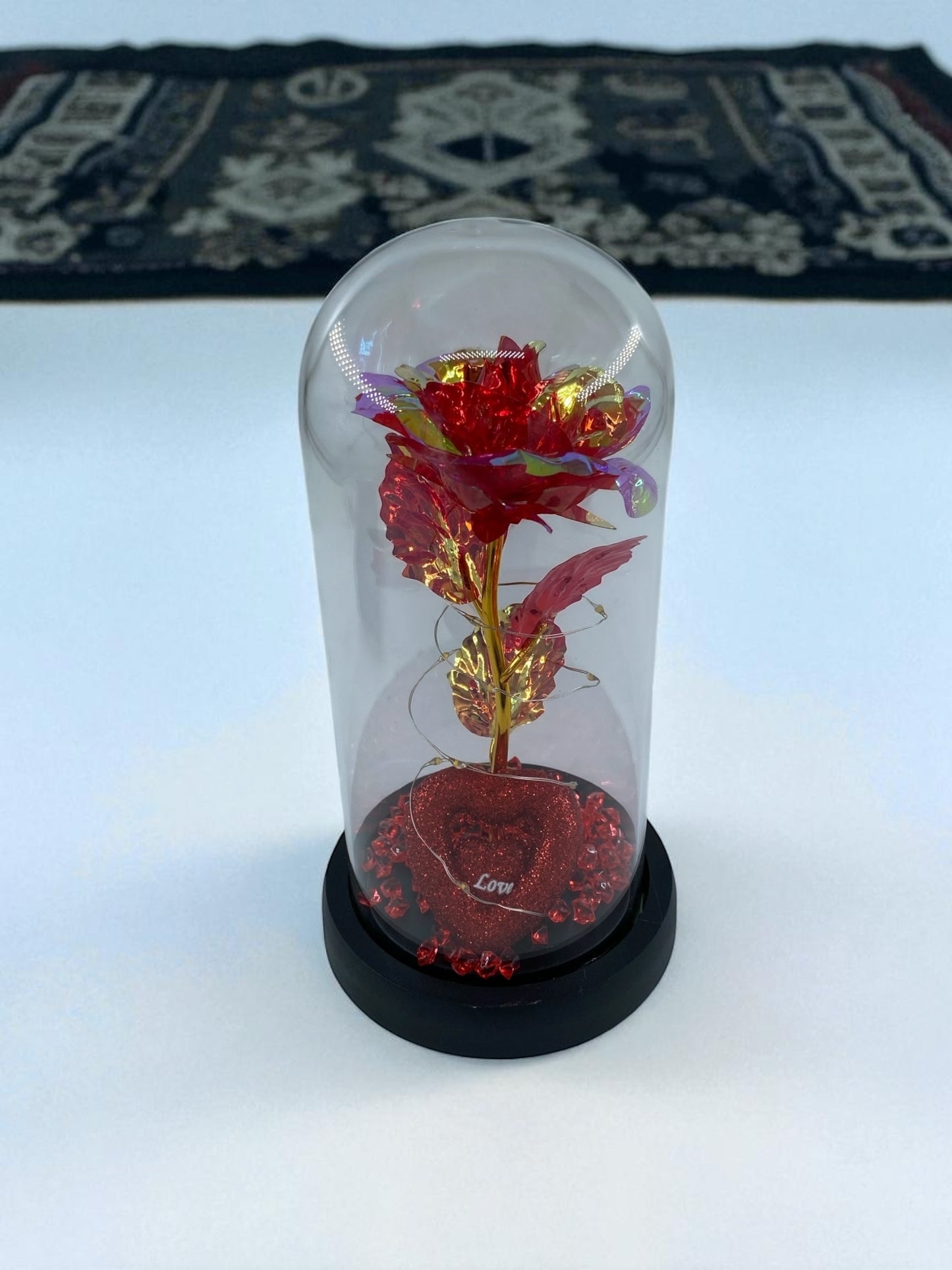 Cam Fanus İçinde Solmayan Eşsiz Gül