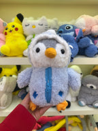 Üşüyen Kıyafetli Penguen Peluş