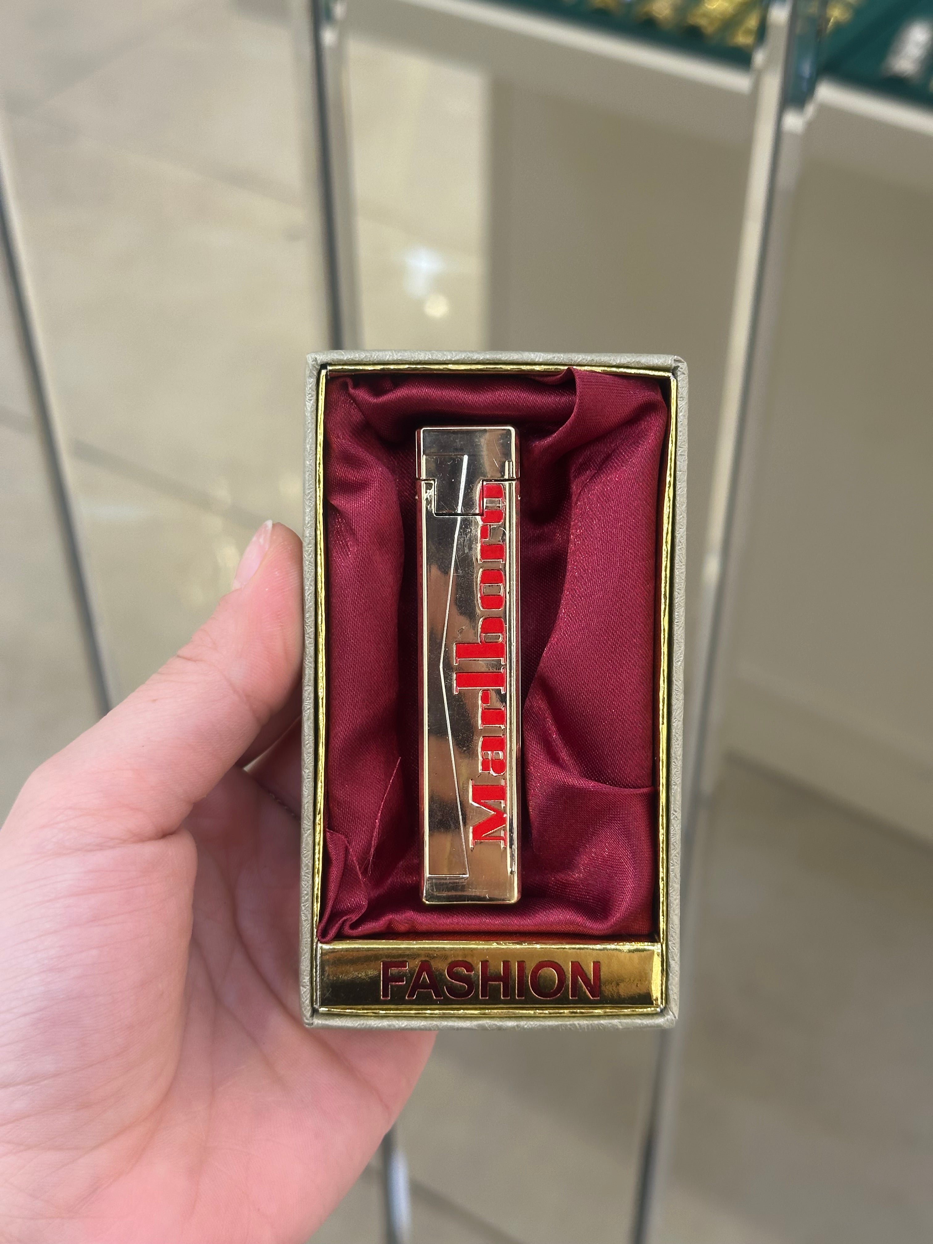 Marlboro Baskılı Lüx Benzinli Çakmak