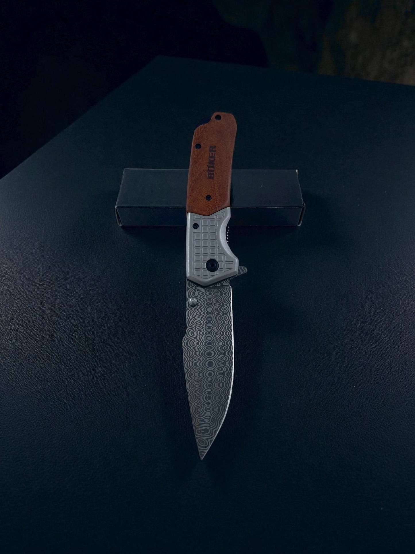 Böker Damascus Desenli Ahşap Gövdeli Katlanır Çakı