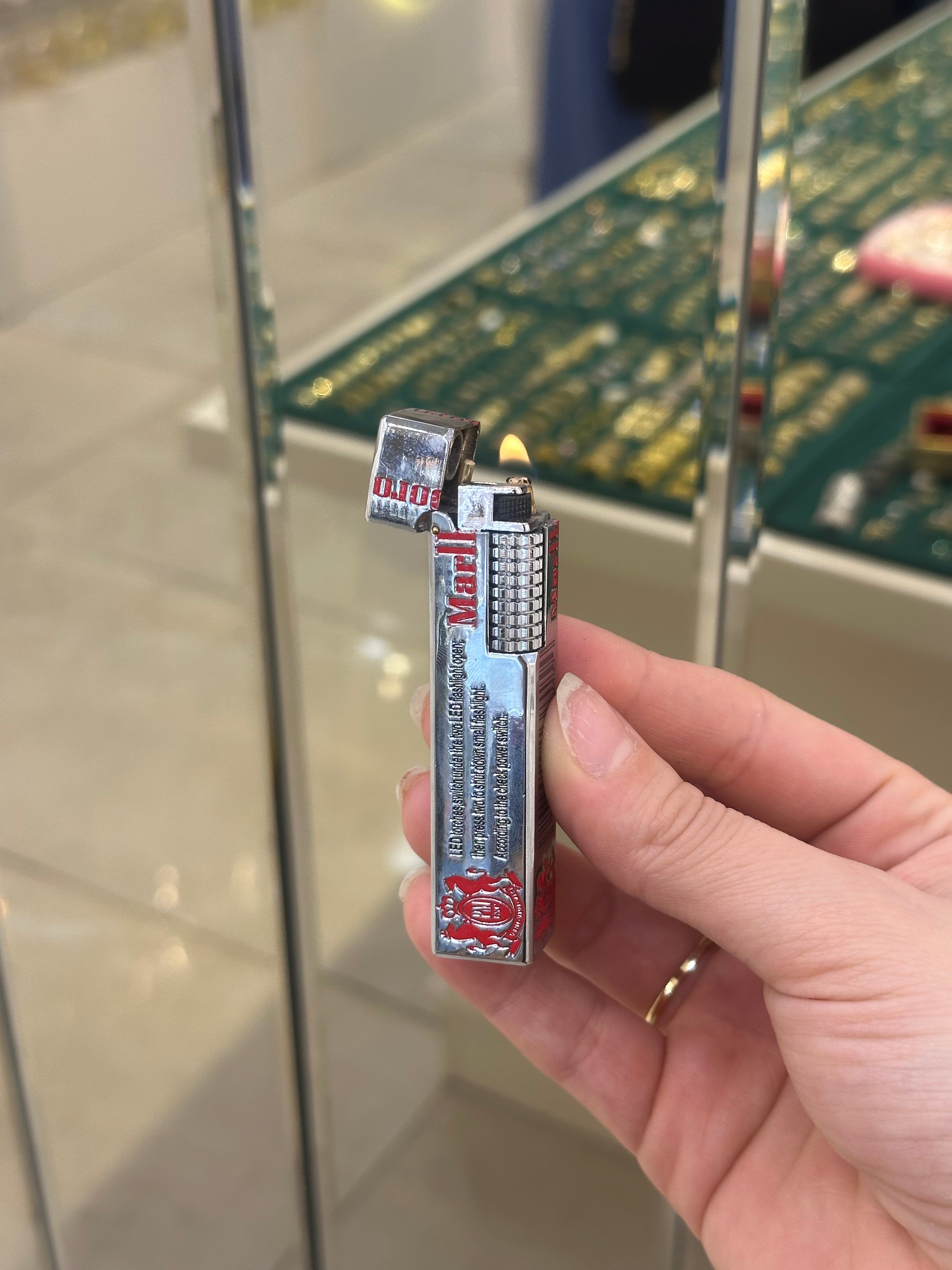 Marlboro Baskılı Lüx Benzinli Çakmak