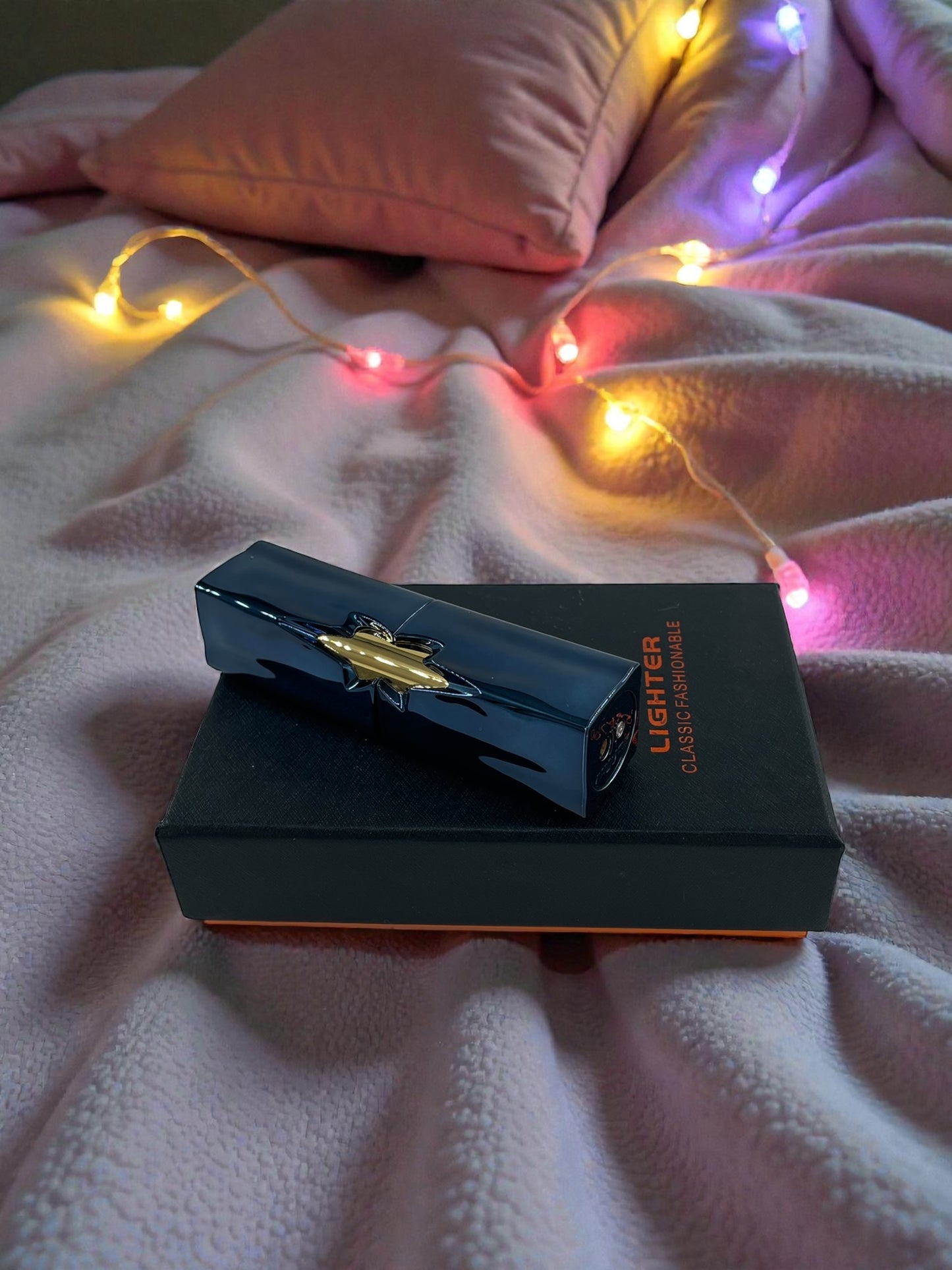 Lux Ruj Tasarımlı Kapaklı Gazlı Çakmak 8718