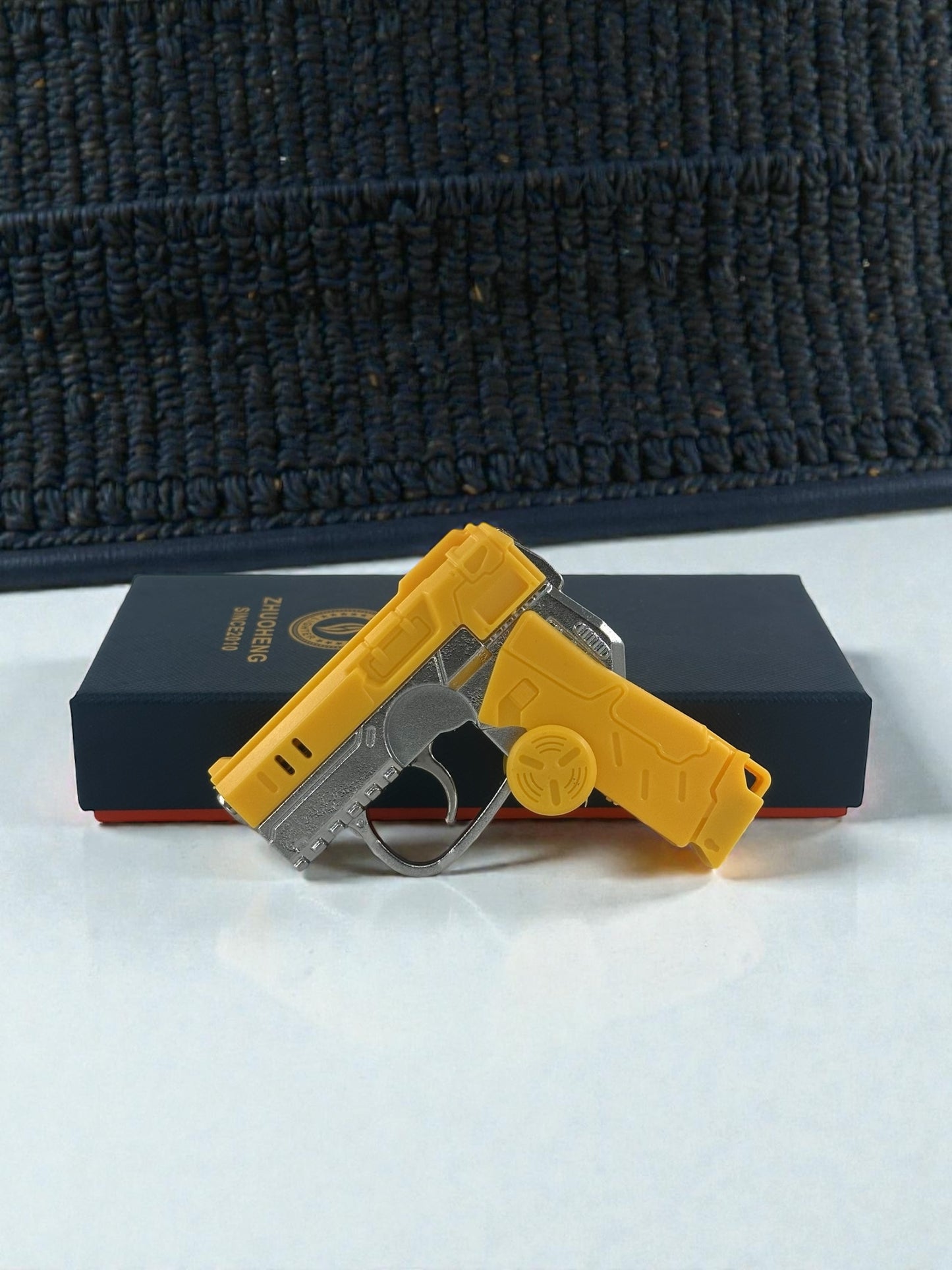 Stres Çarkı Renkli Alevli Tabanca Çakmak 6282