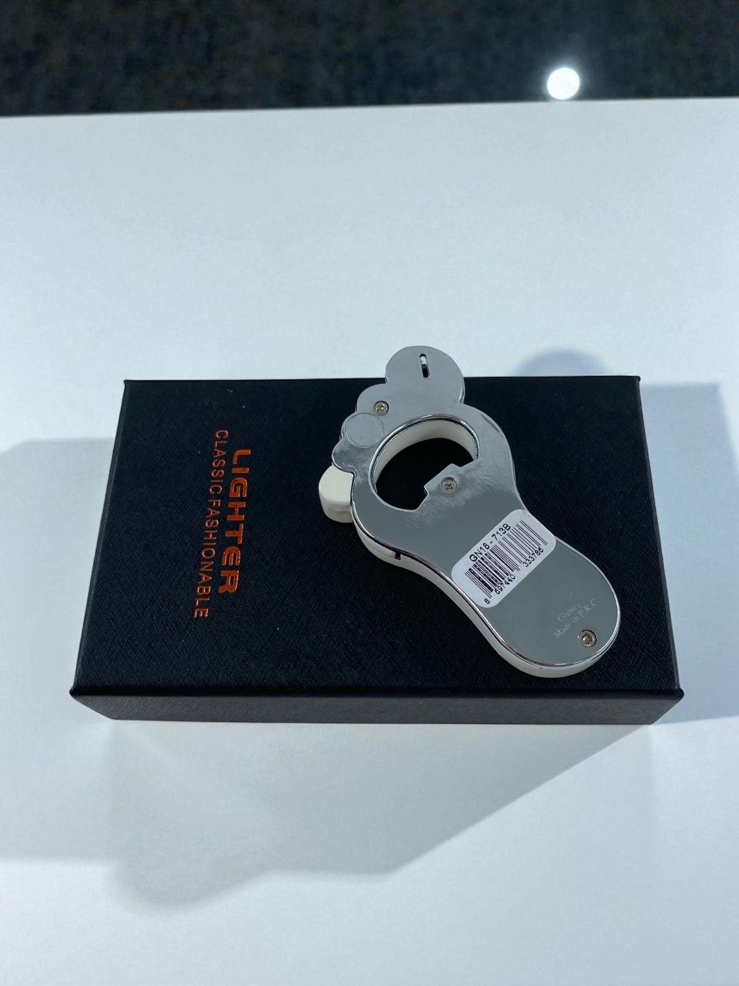 Ayak Şeklinde Çakmak Gazoz Açacağı