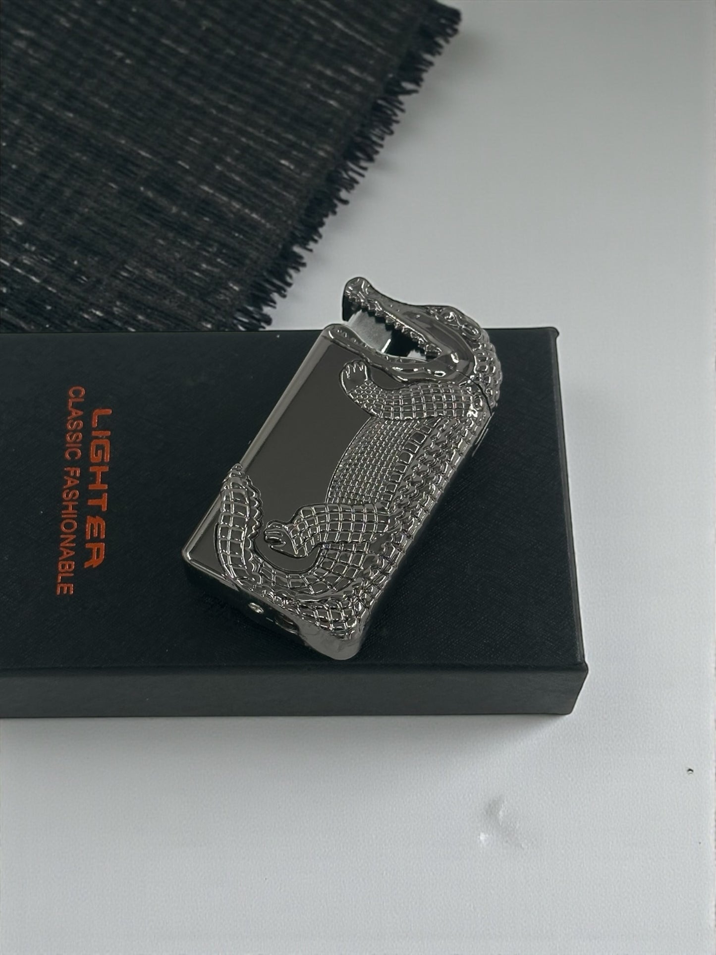 Saatli Ejder Başlıklı Pürmüzlü Çakmak