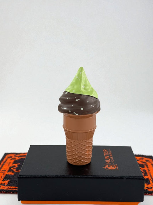 Dondurma Şeklinde Külahlı Çakmak 1662