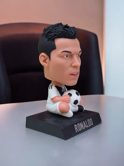 Ronaldo Futbolcu Sallanan Karakter