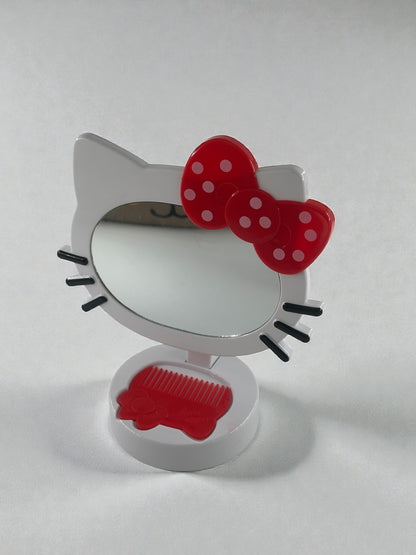 Hello Kitty Şeklinde Masa Üstü Taraklı Ayna Seti