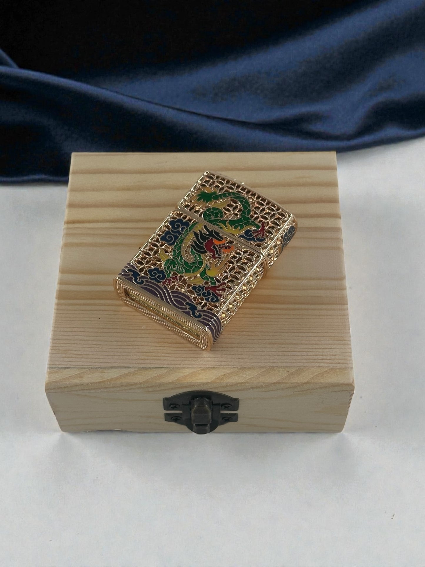 Chief Ejderha İşlemeli Lüx Benzinli Çakmak