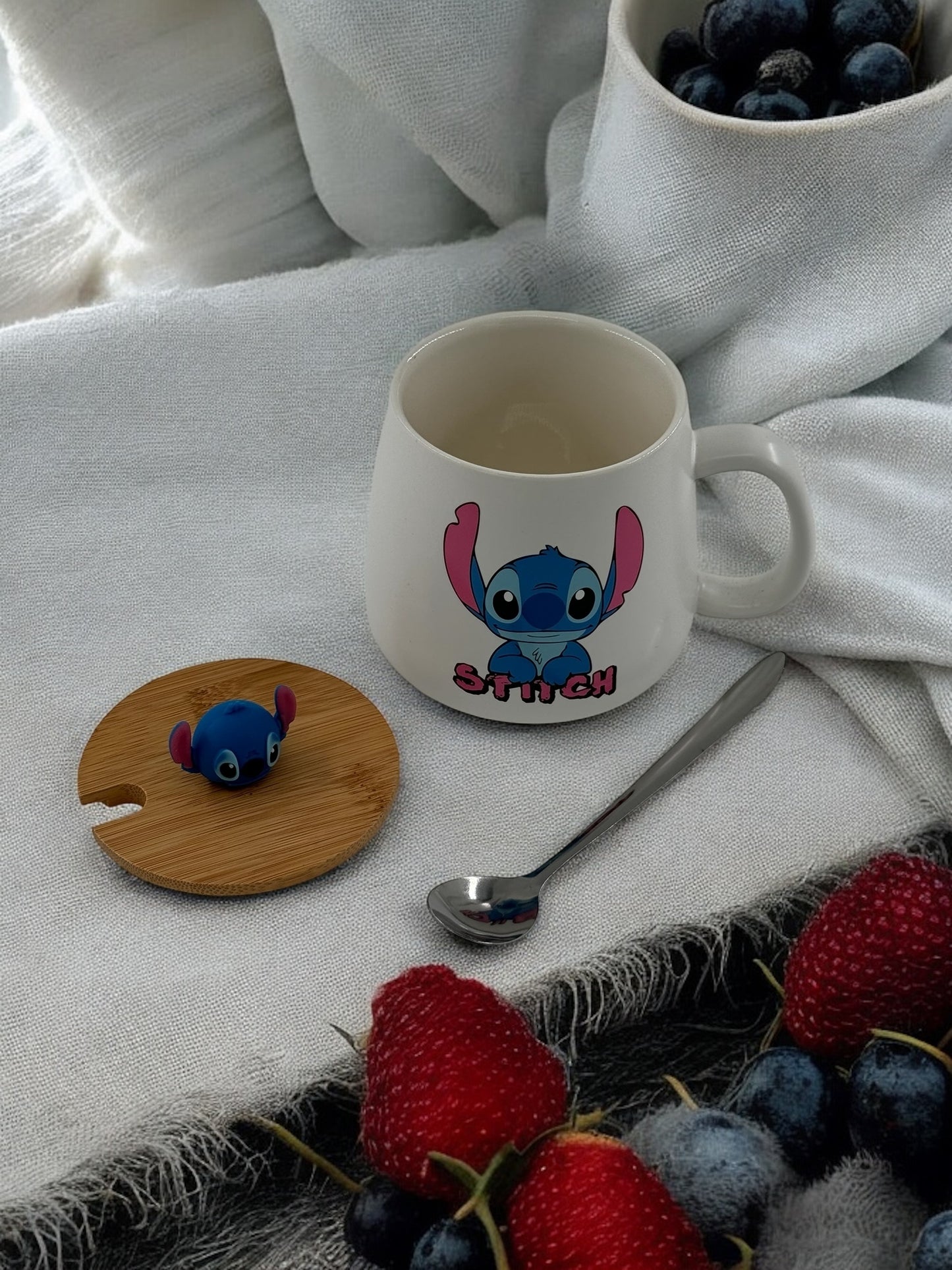 Stitch Tasarımlı Bambu Kapaklı Kupa Bardak