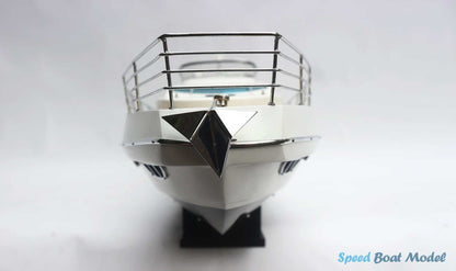 Azimut 64 Black Hull Modern Yachts Model 33.5