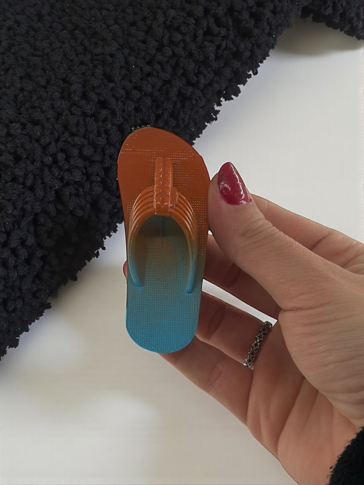 Terlik Şeklinde Çakmak