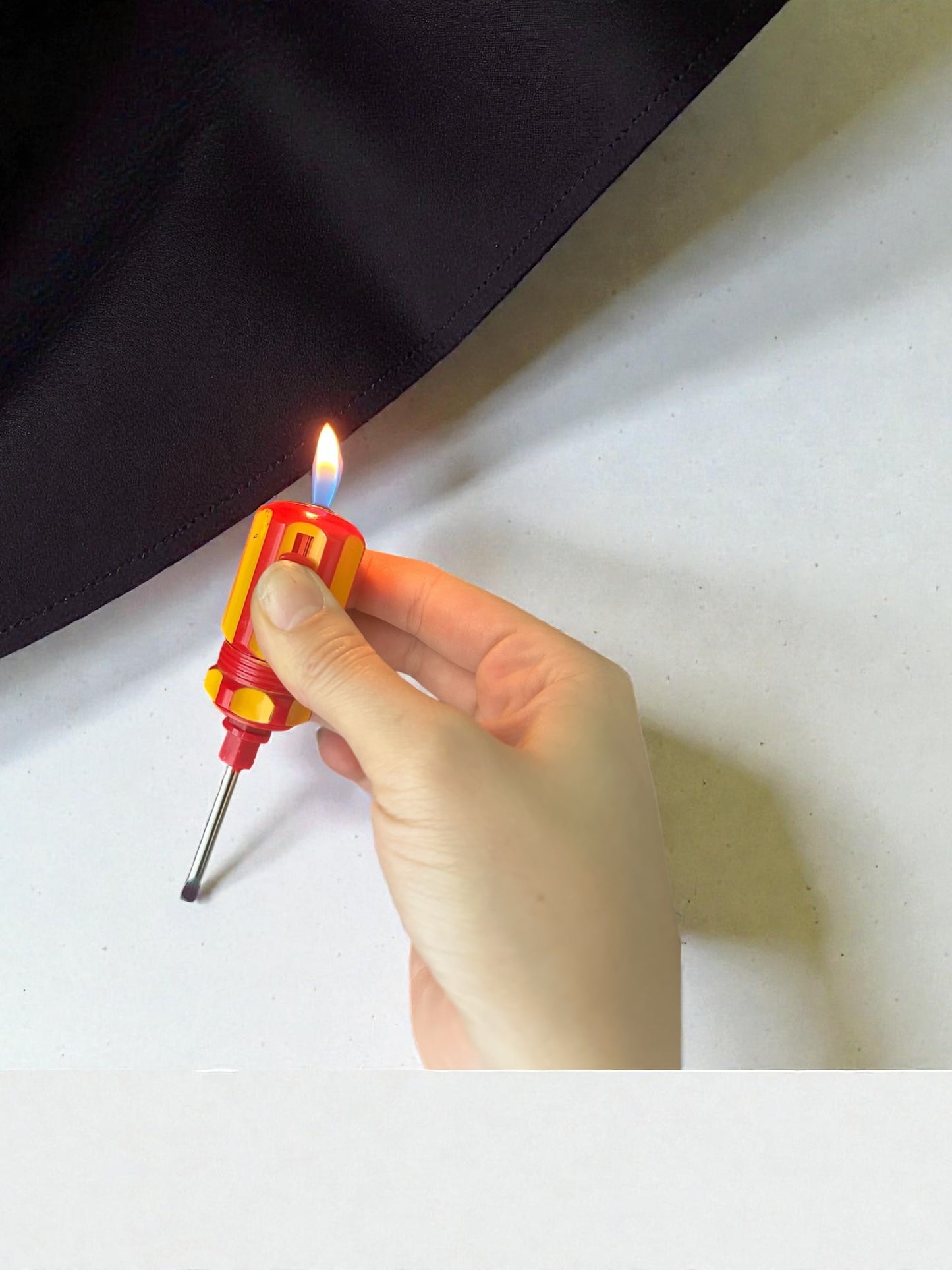 Tornavida Şeklinde Çakmak