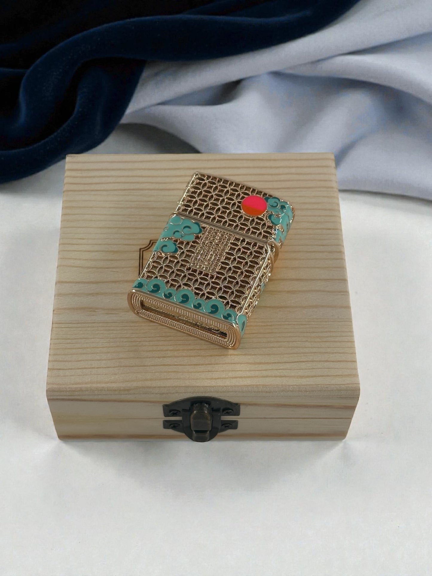 Chief İşlemeli Lüx Benzinli Çakmak