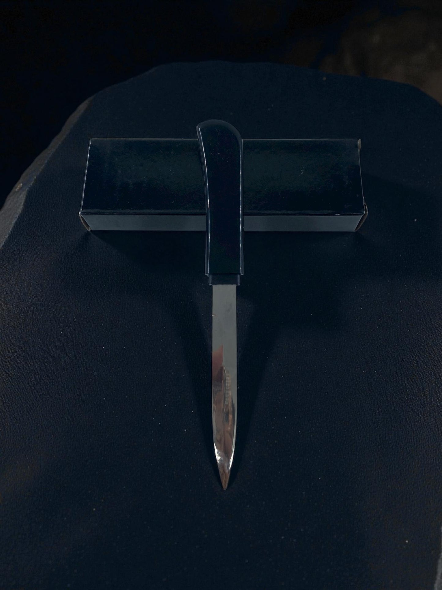 Tarak Görünümlü Gizli Bıçak – Kamufle Edilebilir Savunma Çakısı