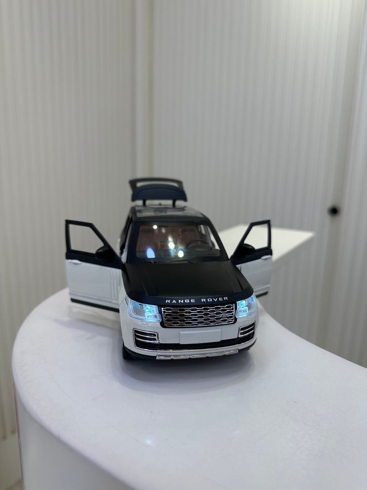 Range Rover SV White Black Maket Araba