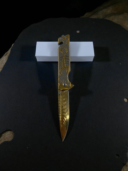 Altın Renk Akrep Desenli Katlanır Çakı