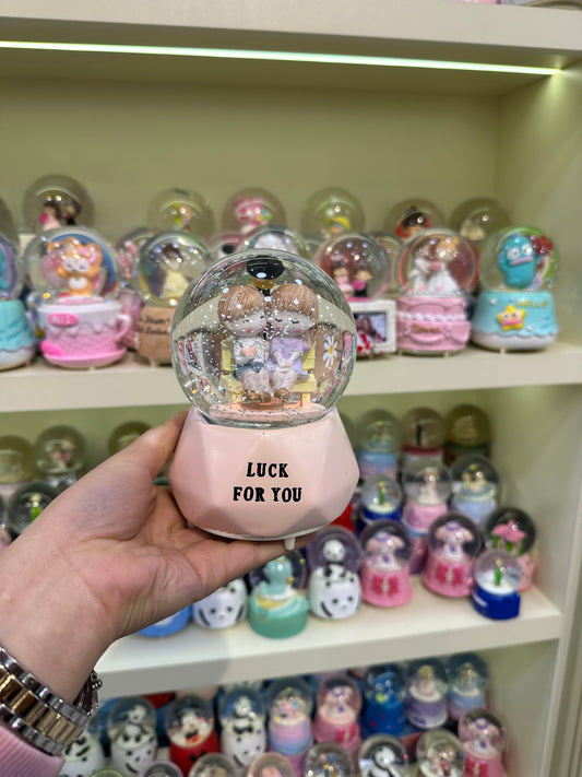 Büyük Boy Kar Küresi