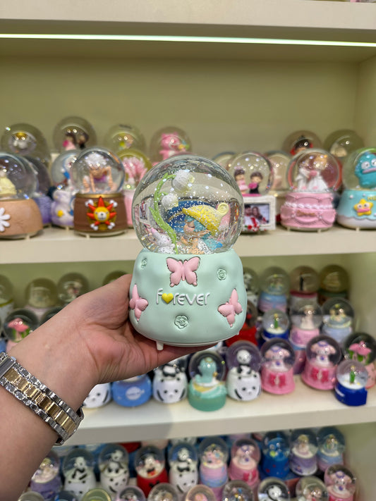 Büyük Boy Kar Küresi