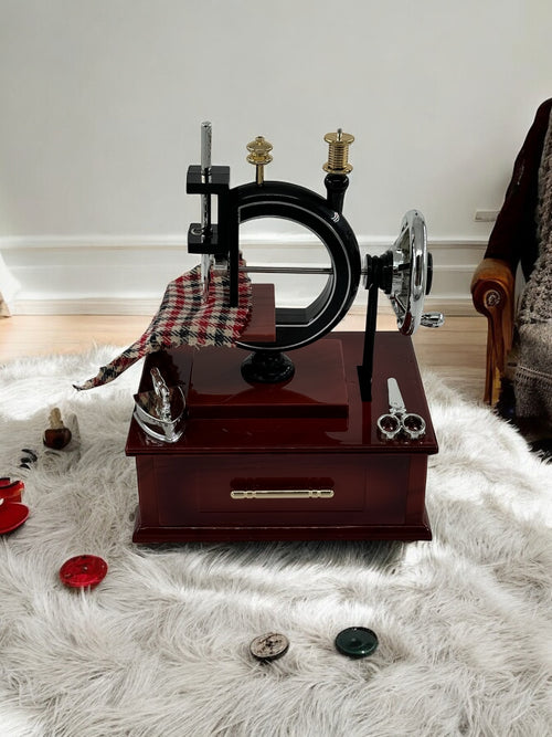 Büyük Boy Dikiş Makinesi Müzik Kutusu 0010