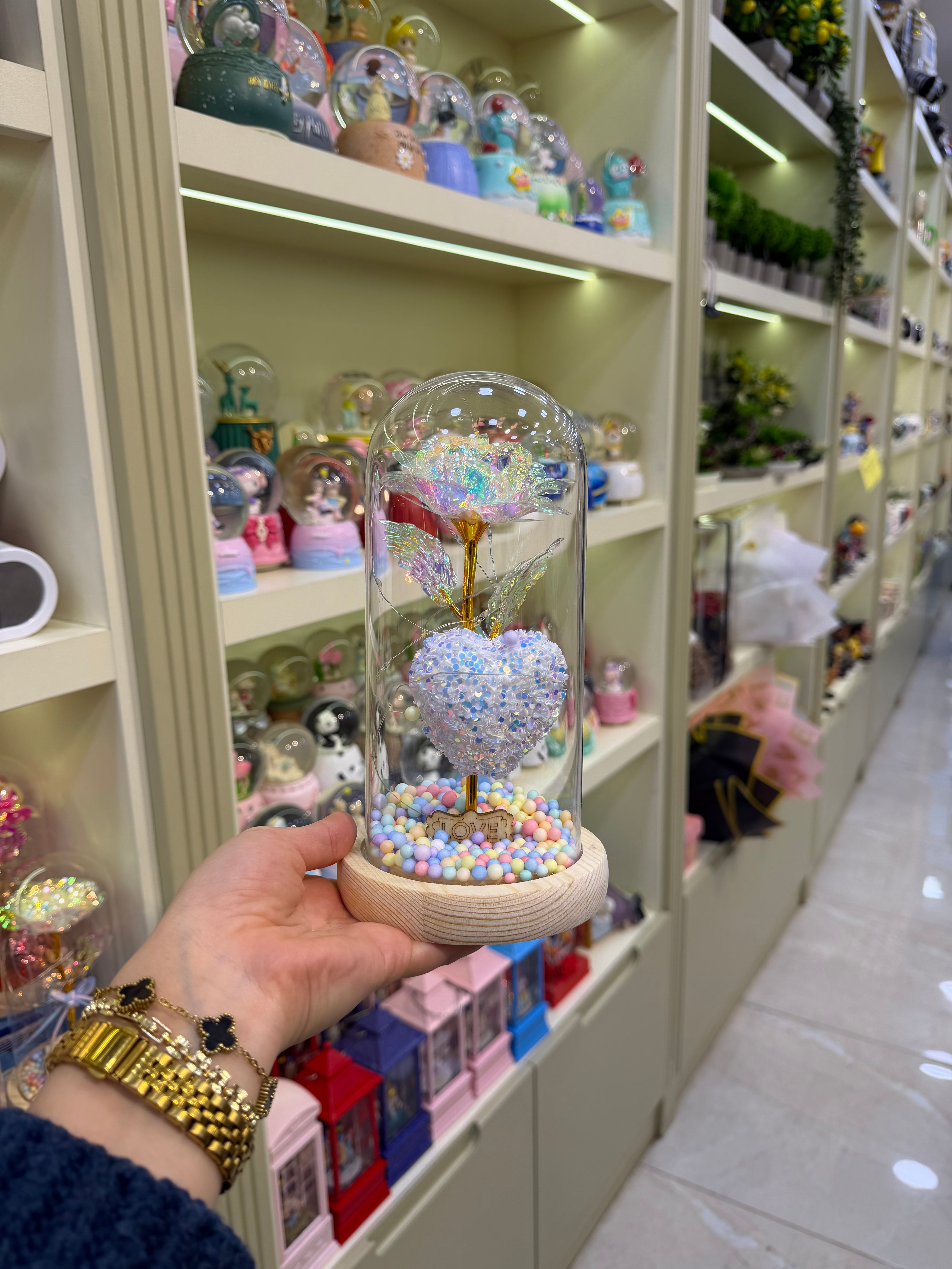 Kalpli Solmayan Gül Cam Fanus