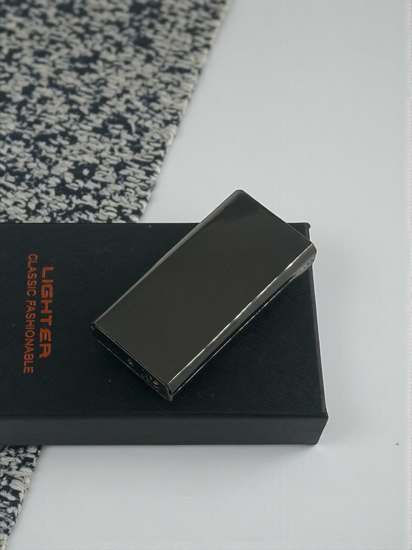 Lüks Kol Saat Görünümlü Renkli Alevli Çakmak