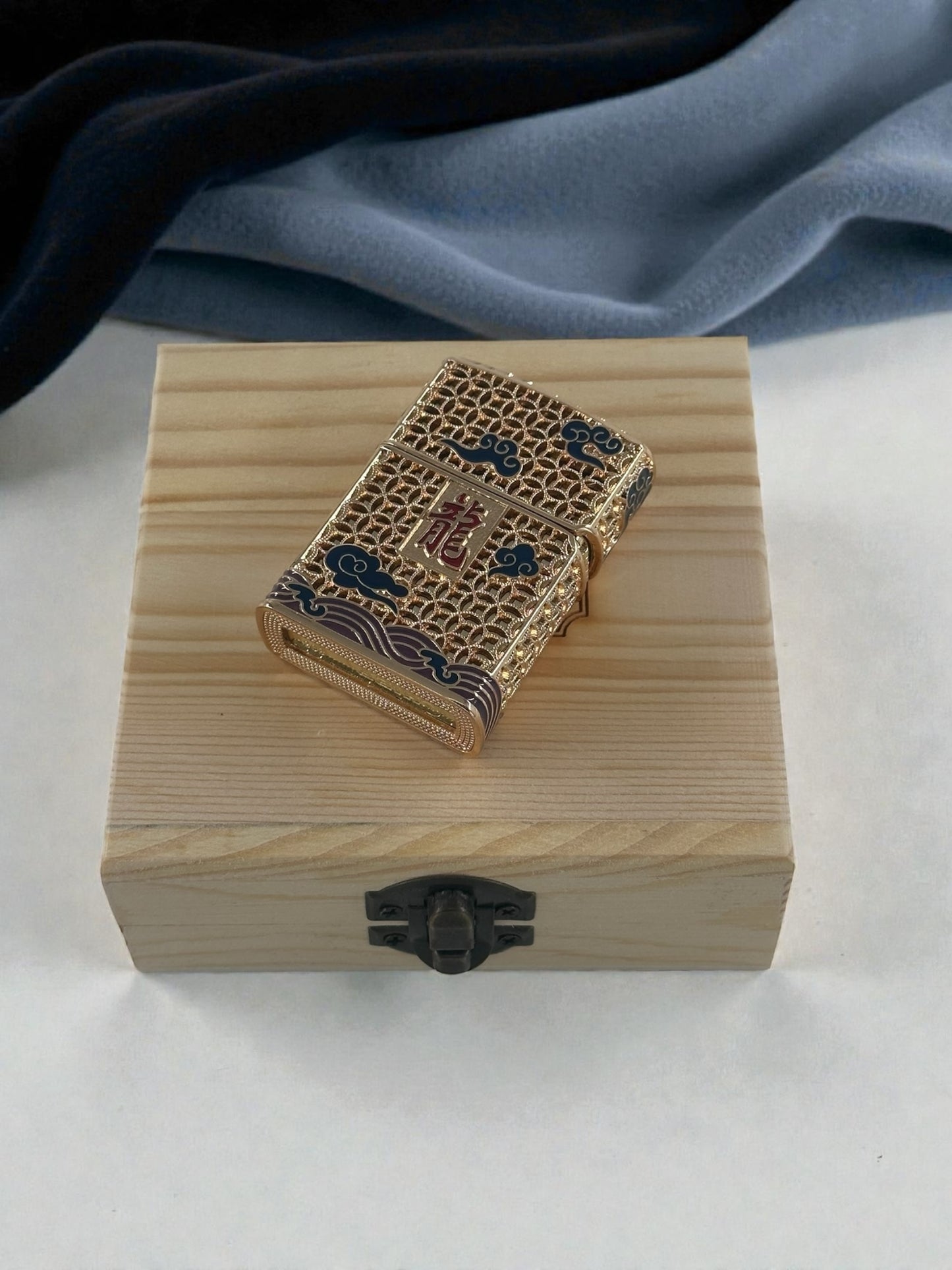 Chief Ejderha İşlemeli Lüx Benzinli Çakmak