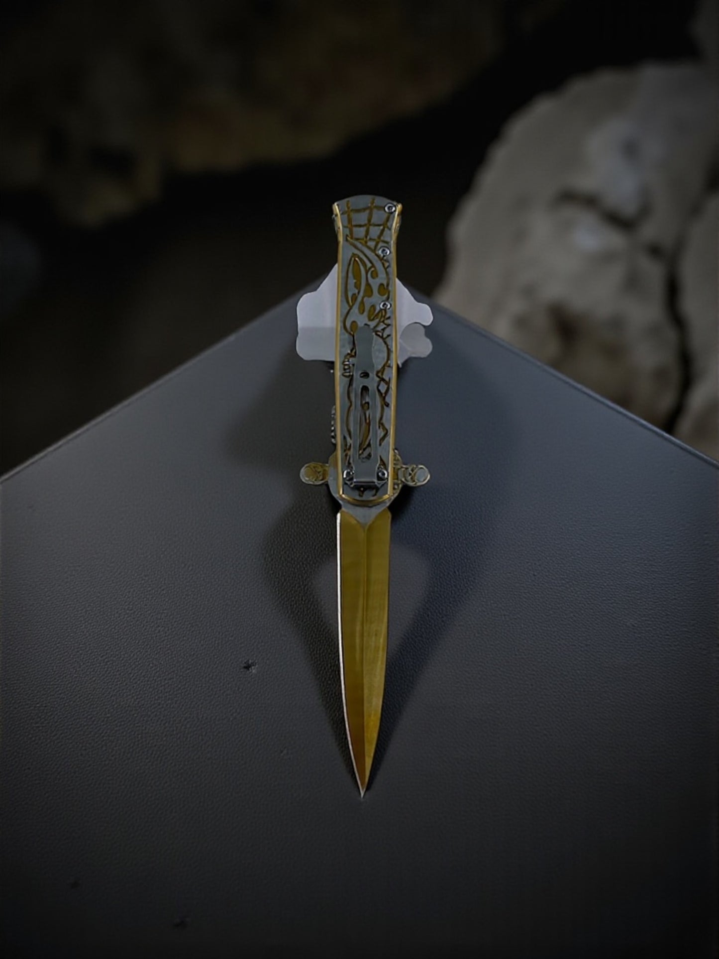 Kurukafa İşlemeli Hançer Çakı Altın