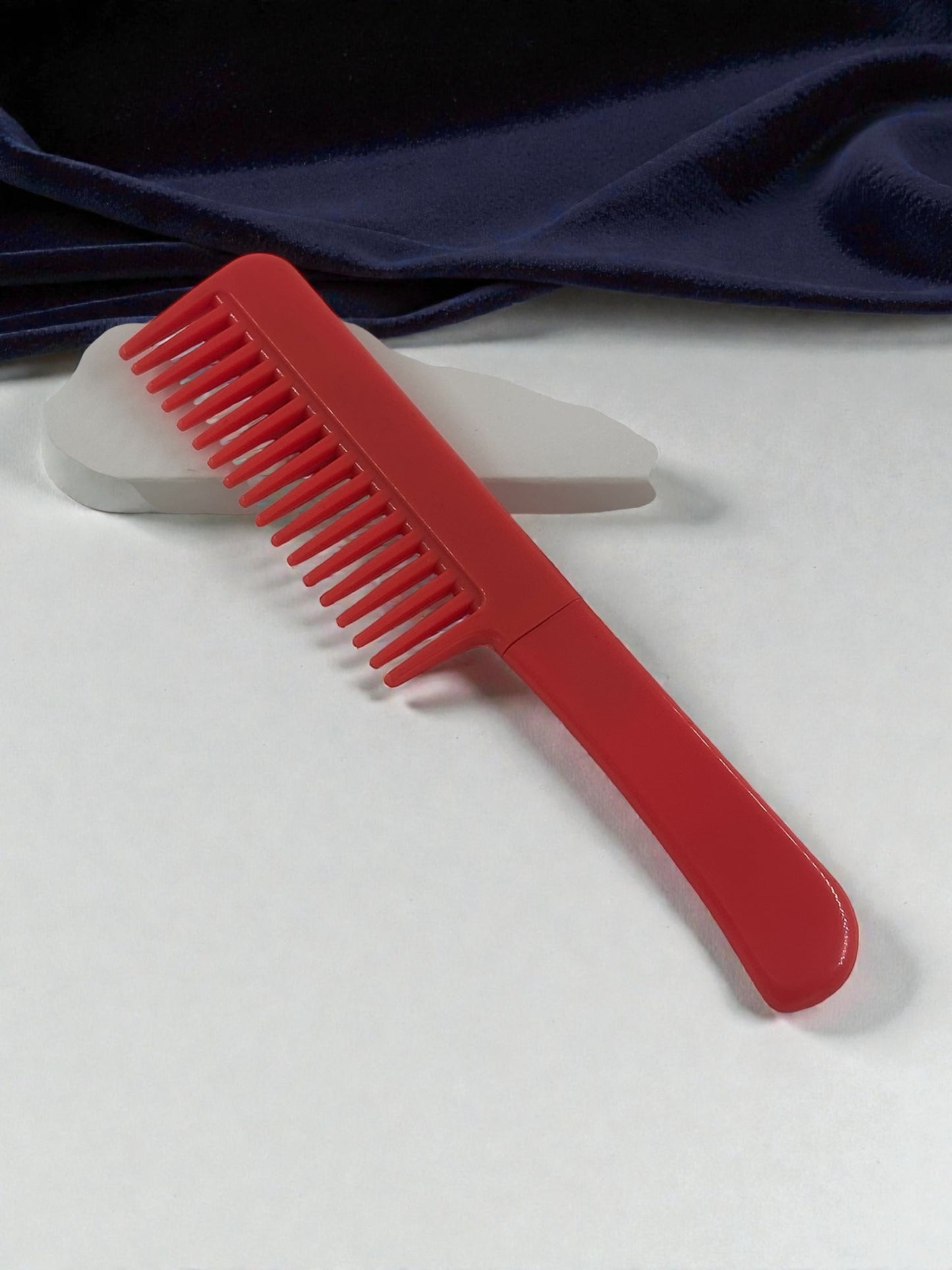 Tarak Görünümlü Gizli Bıçak – Kamufle Edilebilir Savunma Çakısı 1444