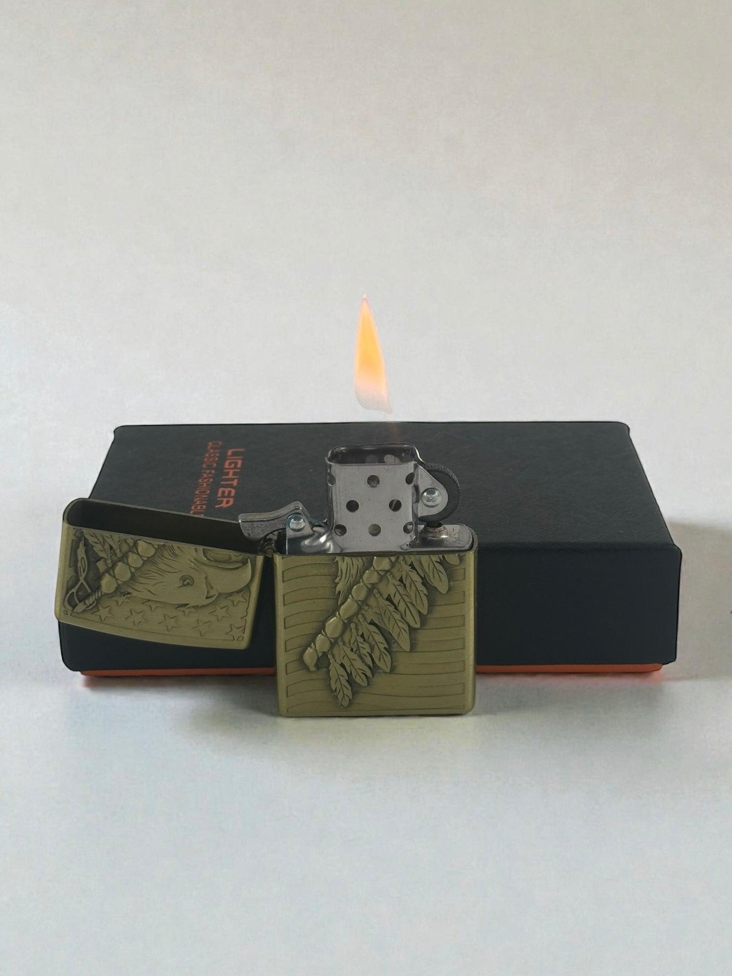 Şahin Başı Figürlü Taşlı Zippo Model Lüks Çakmak