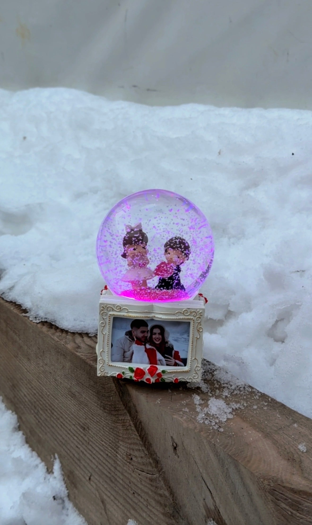 Çerçeveli Fotoğraf Eklenir Sevgili Temalı Kar Küresi