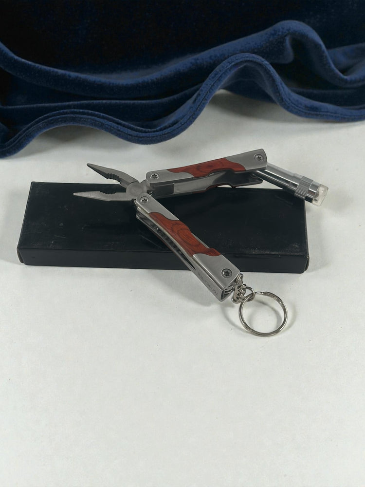 Metal Saplı Mini Çok Fonksiyonlu  Pense Çakı Fenerli Anahtarlık