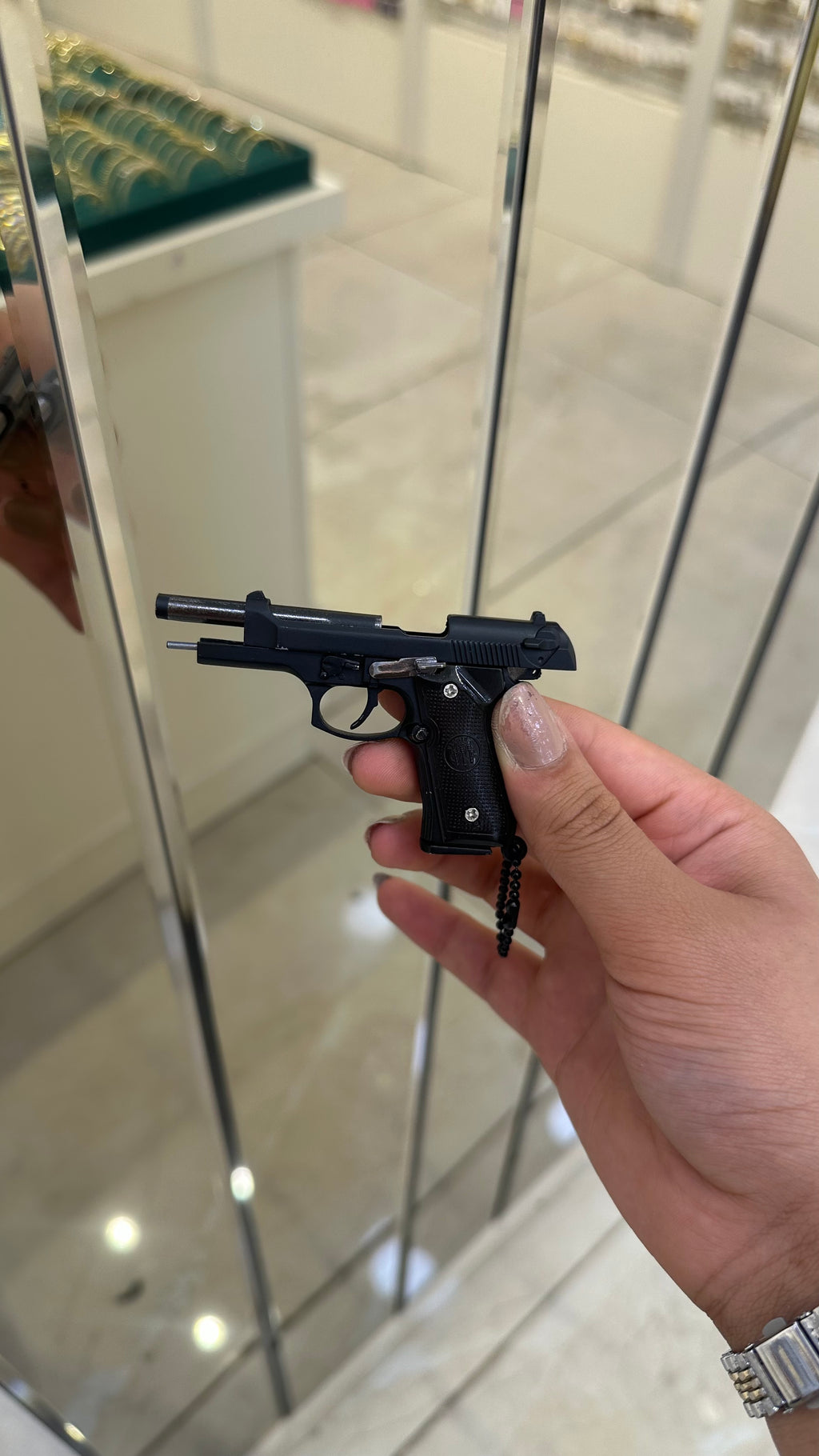 Beretta 9×19 Tabanca Gerçekçi Sökülebilir ve Kurulabilir Metal Anahtarlık
