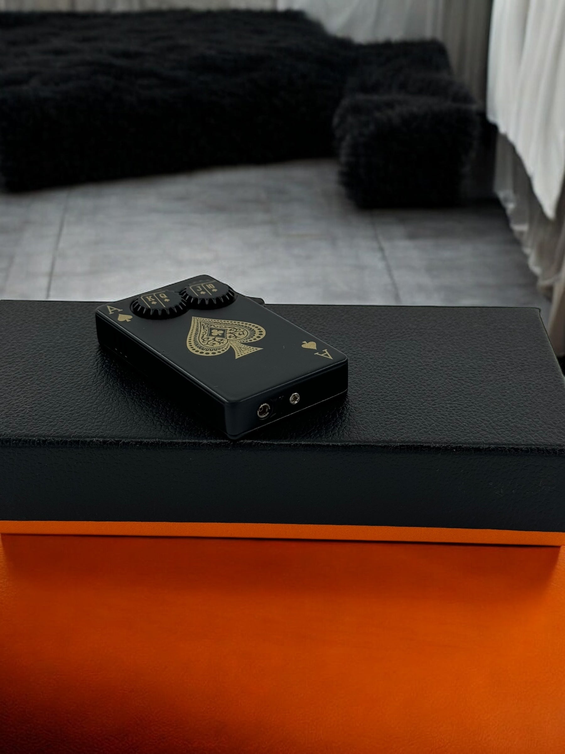 Çarklı Pürmüzlü Poker Çakmak 4554