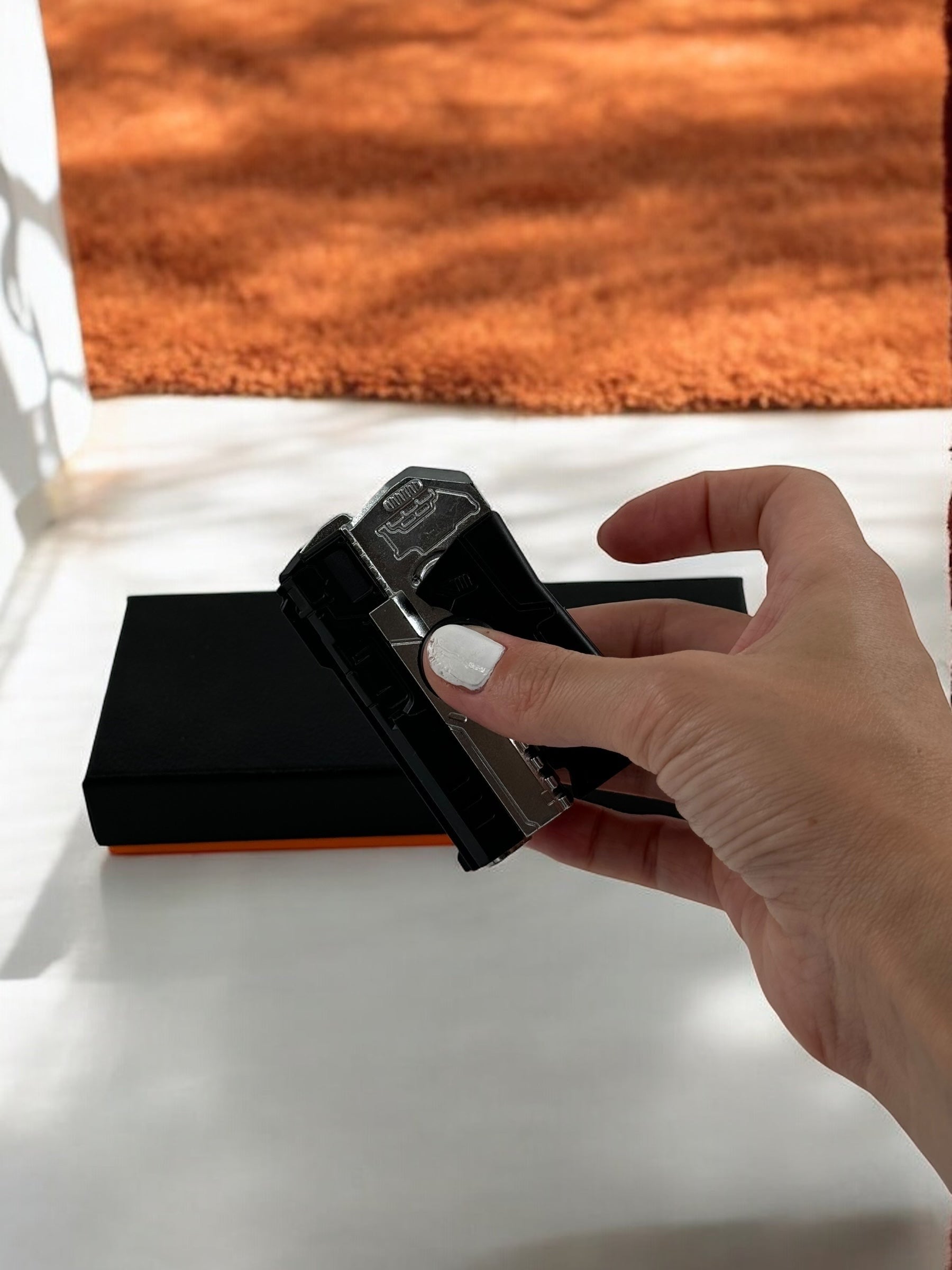 Stres Çarkı Renkli Alevli Tabanca Çakmak 6282