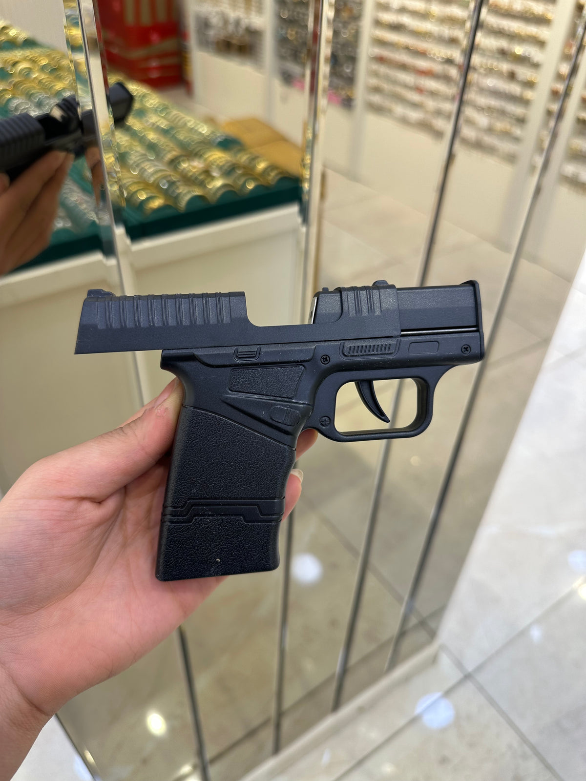 Tabanca Şeklinde Sigara Tabakası 8712