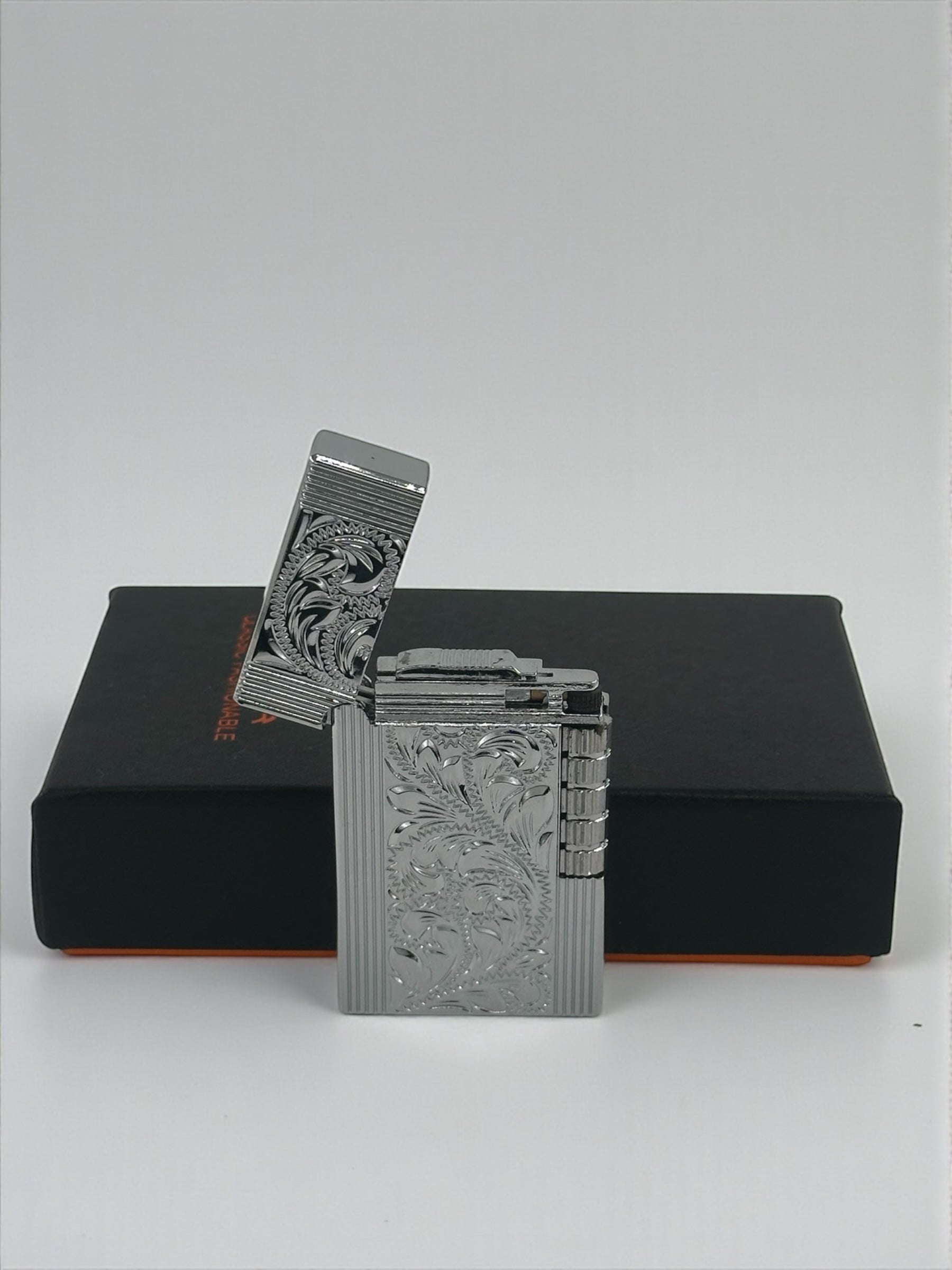 Lüx Kabartmalı Dupont Model Metal Çakmak