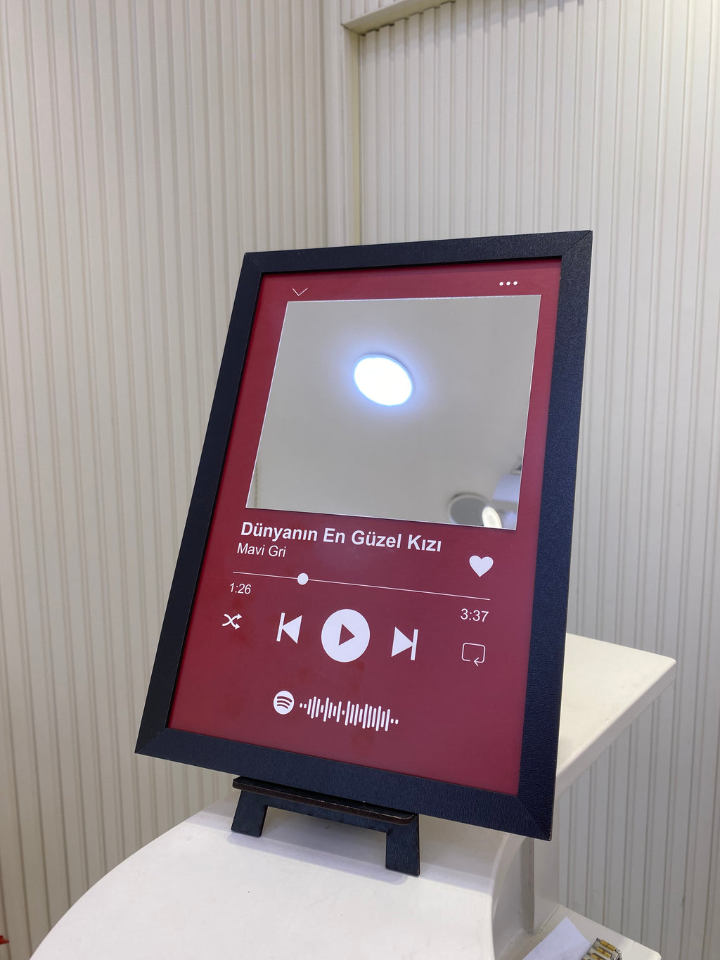 Dünyanın En Güzel Kızı Baskılı Spotify Kodlu Aynalı Çerçeve Pano