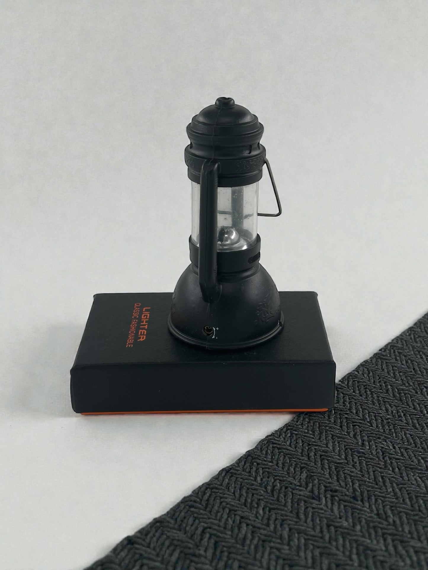 Gaz Lambası Şeklinde Pürmüzlü Çakmak