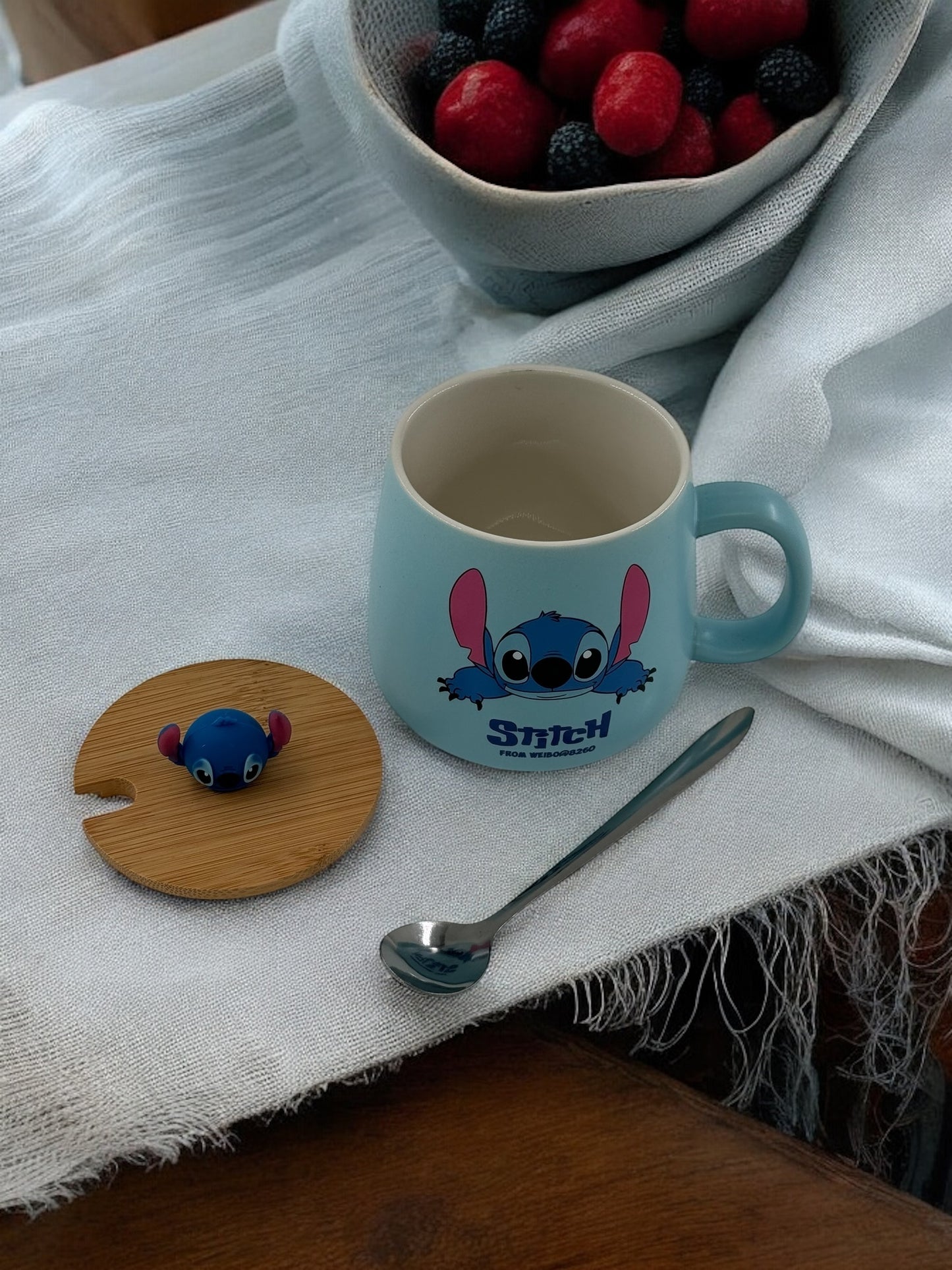 Stitch Tasarımlı Bambu Kapaklı Kupa Bardak