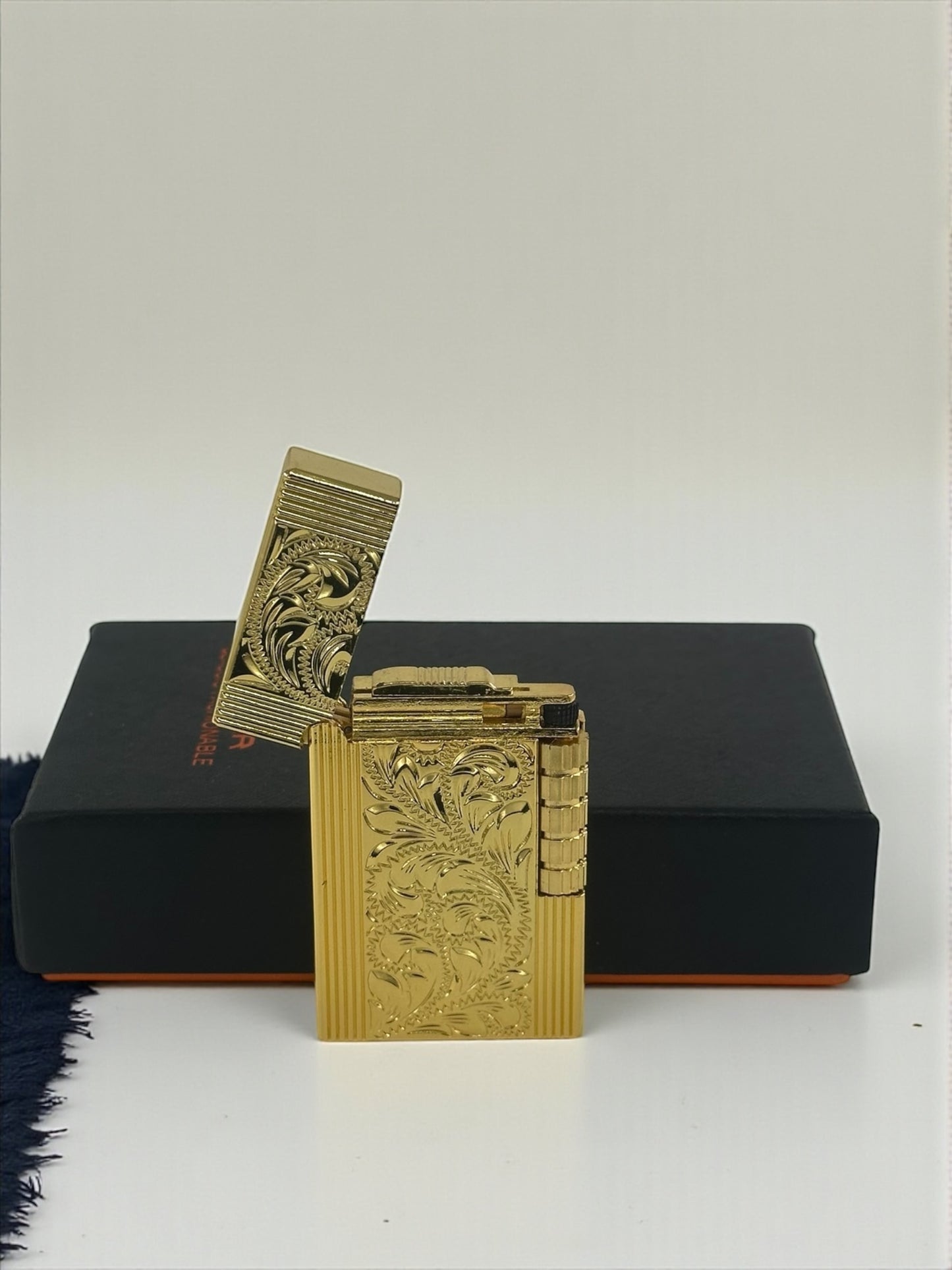 Lüx Kabartmalı Dupont Model Metal Çakmak