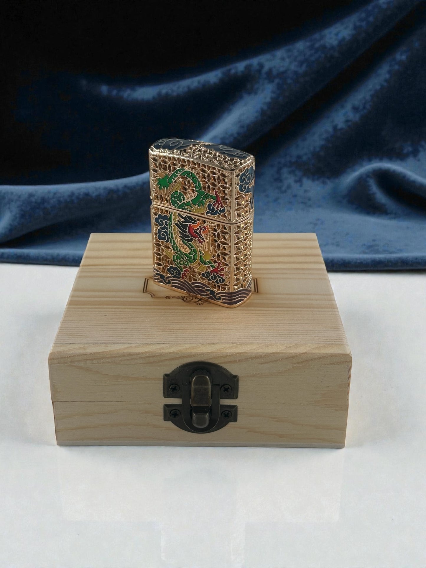 Chief Ejderha İşlemeli Lüx Benzinli Çakmak