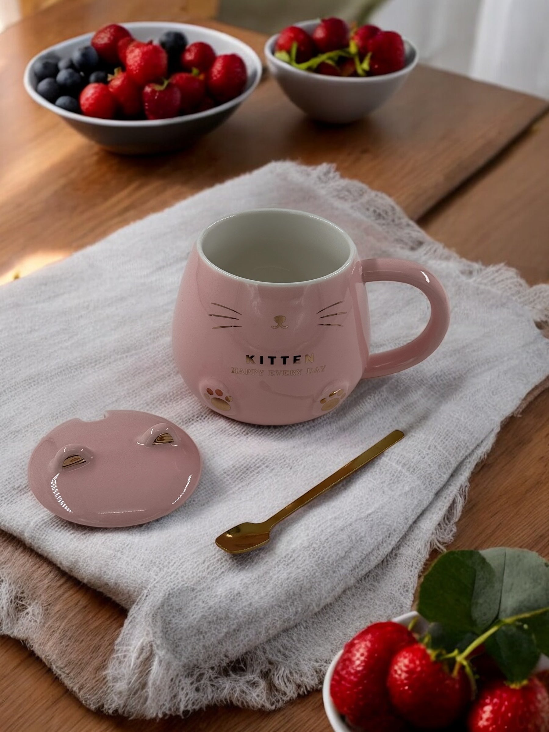 Sevimli Kedi Tasarımlı Porselen Kupa 2-473