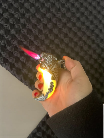 Kaplan Pençesi Şeklinde Işıklı Renkli Alevli Çakmak