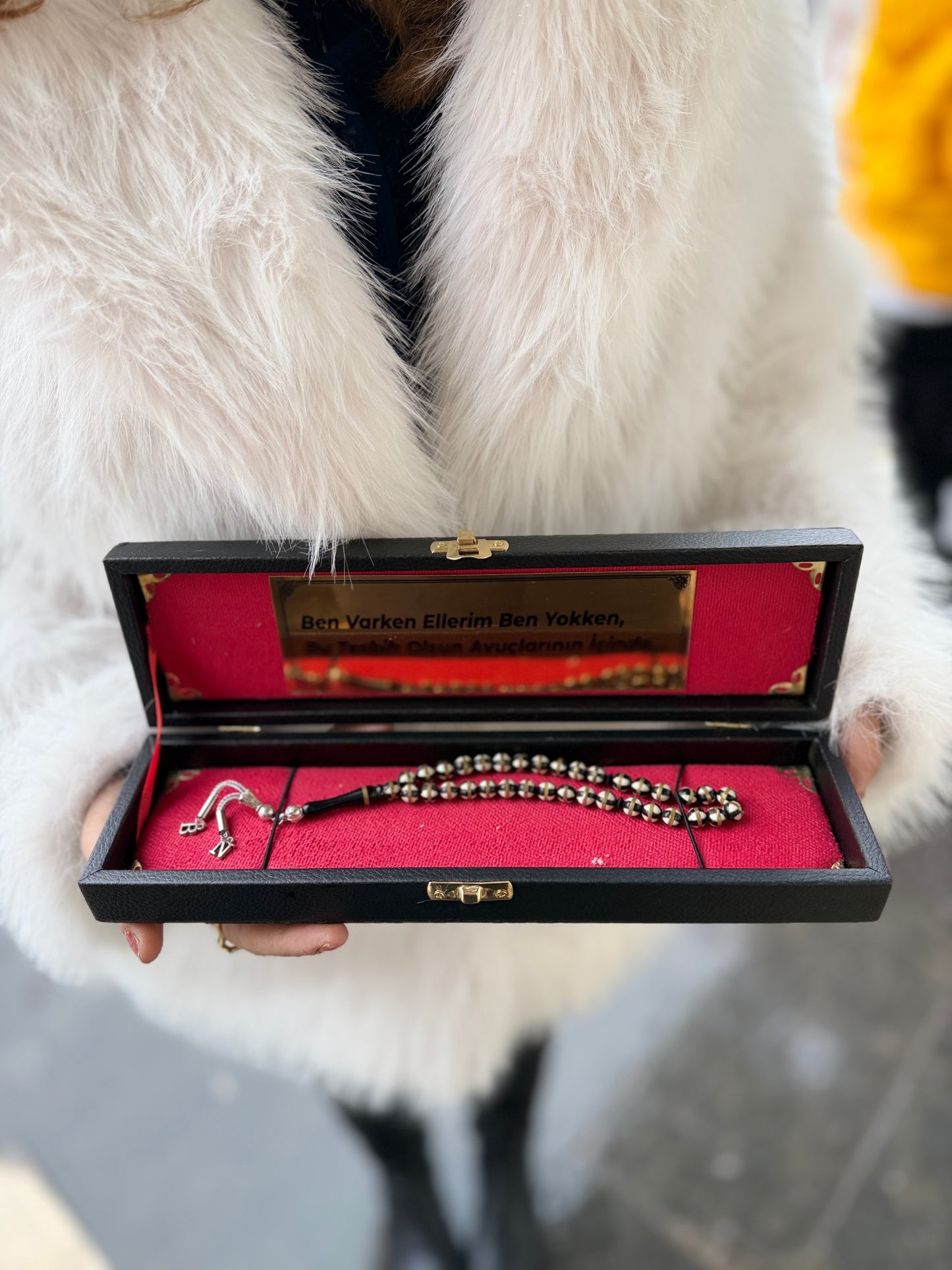 Özel Kutulu Kişiye Özel İsimli ve Harf Ucu Takılabilir Oltu Tesbih