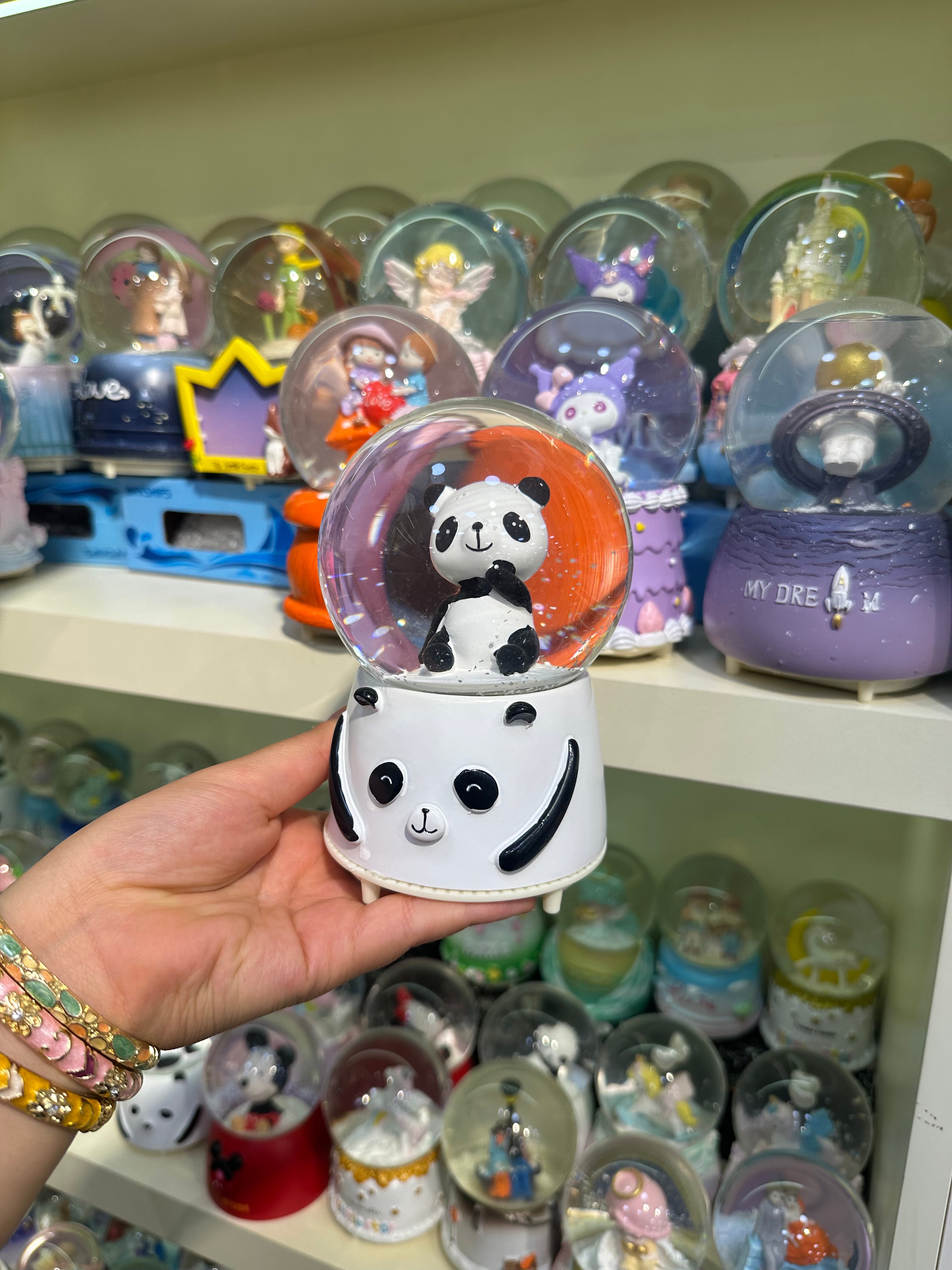 Panda Temalı Büyük Boy Kar Küresi