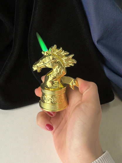 At Figürlü Renkli Alevli Pürmüzlü Çakmak