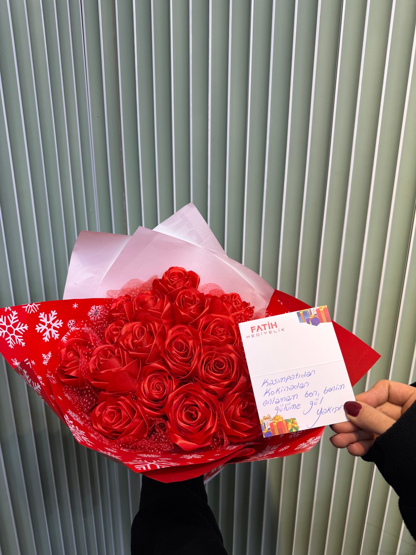 El Yapımı Kumaş Solmayan Gül Buketi