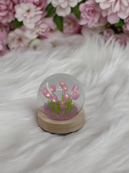 Cam Fanus İçinde Işıklı Sonsuz Lale 0396