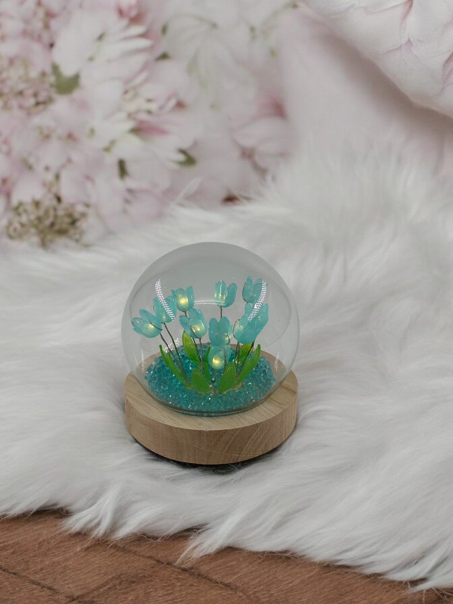 Cam Fanus İçinde Işıklı Sonsuz Lale 0396